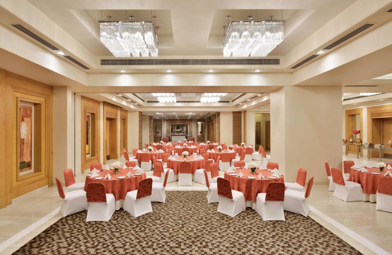 Hotel Radisson Noida Extérieur photo