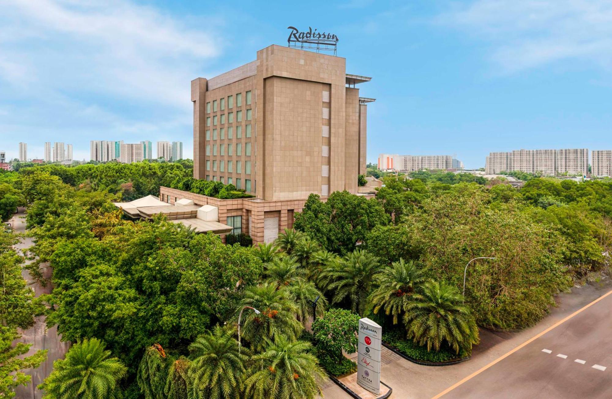 Hotel Radisson Noida Extérieur photo