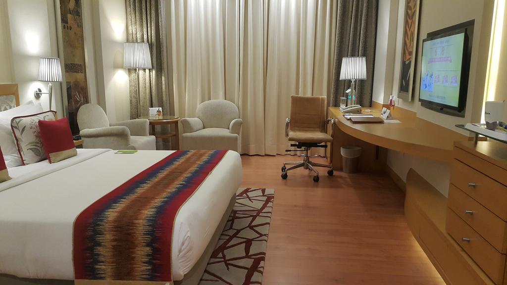 Hotel Radisson Noida Extérieur photo